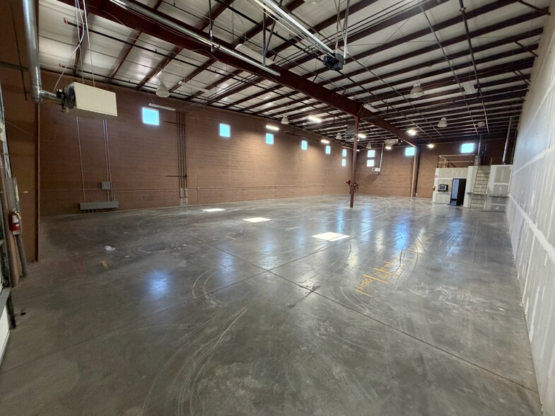 More Photos Of 459 N Old Highway 91, Hurricane Warehouse For Lease