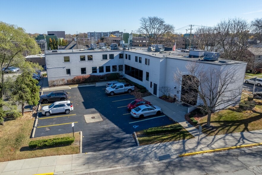 More Photos Of 322 W Lincoln Ave, Royal Oak Office For Lease