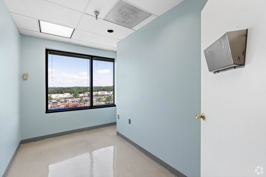 More Photos Of 6196 Oxon Hill Rd, Oxon Hill Medical For Lease