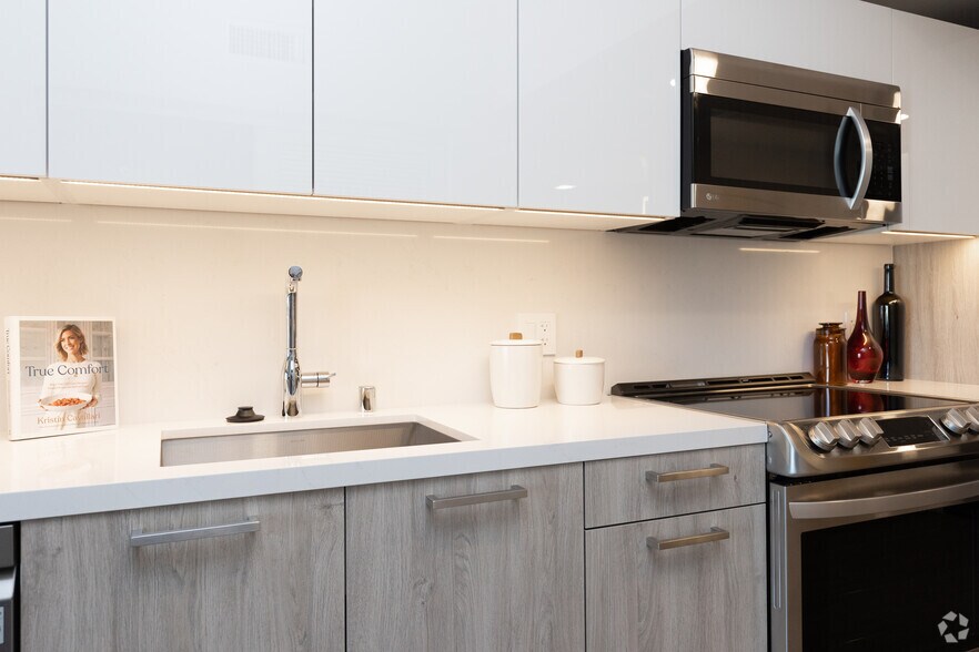 More Photos Of 2801 Sunset Pl, Los Angeles Apartments For Lease