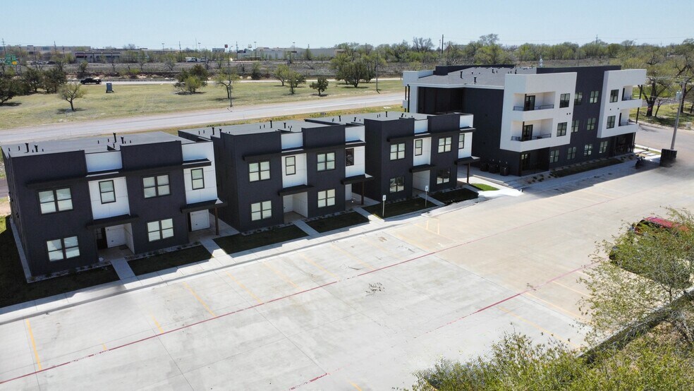 Primary Photo Of 2 S Hunsley Hills Blvd, Canyon Apartments For Sale