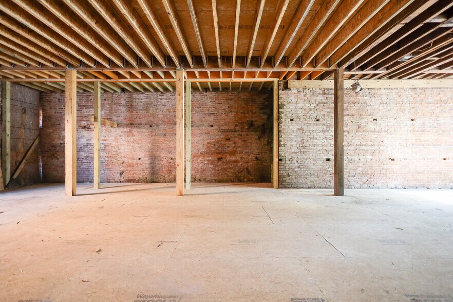 More Photos Of 351-355 Martin Luther King Jr Blvd, Savannah Storefront Retail Residential For Lease