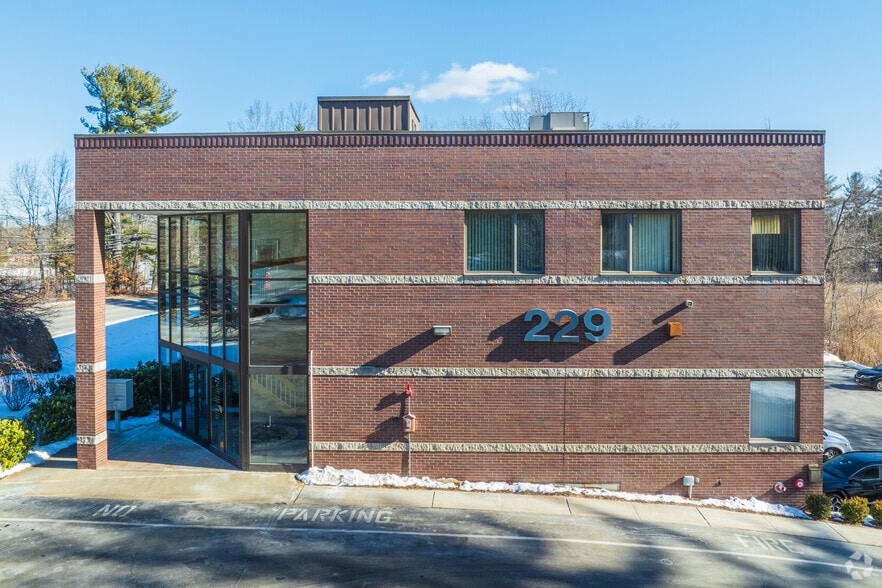 More Photos Of 229 Billerica Rd, Chelmsford Office For Lease