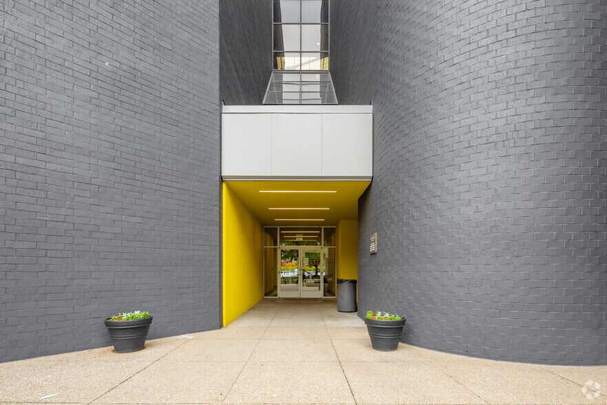 More Photos Of 44 Vantage Way, Nashville Office For Lease