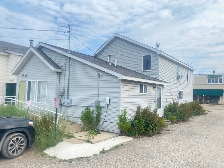 More Photos Of 105 N Fifth St, Roscommon Freestanding For Sale