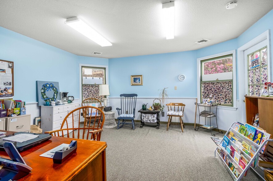 More Photos Of 320 Gifford St, Falmouth Office For Sale