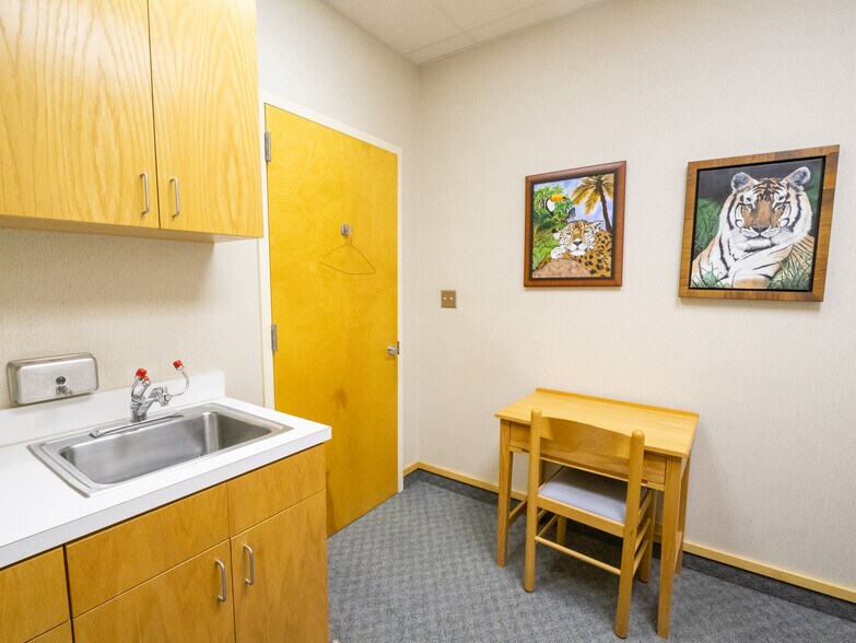 More Photos Of 110 E Carver St, Durham Medical For Sale