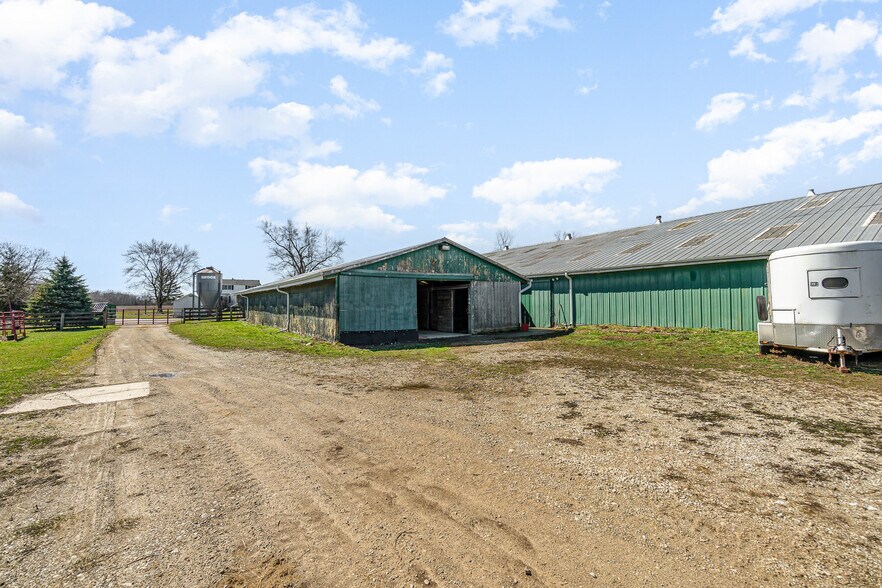 More Photos Of 7195 Singer Rd, Dayton Horse Stables For Sale
