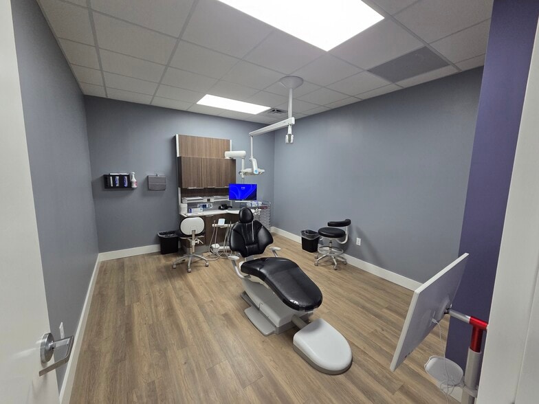 More Photos Of 6634 Summer Knoll Cv, Bartlett Medical For Lease