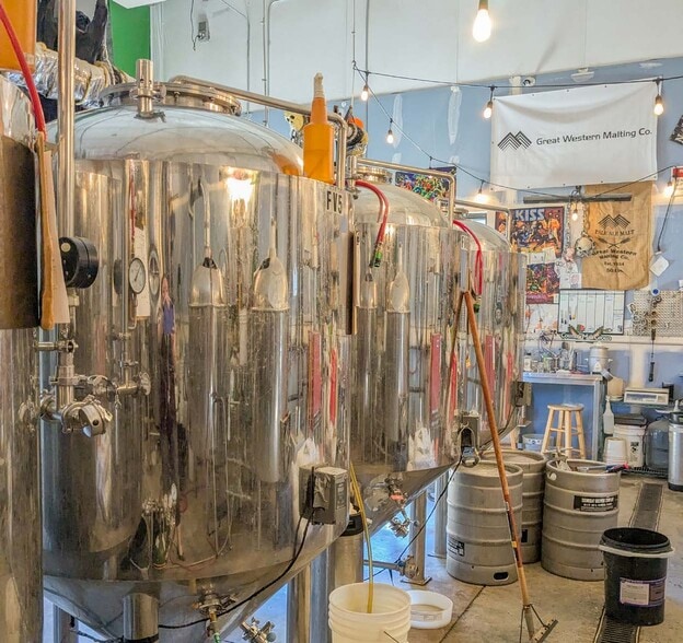 More Photos Of 421 C St, Washougal Warehouse For Sale