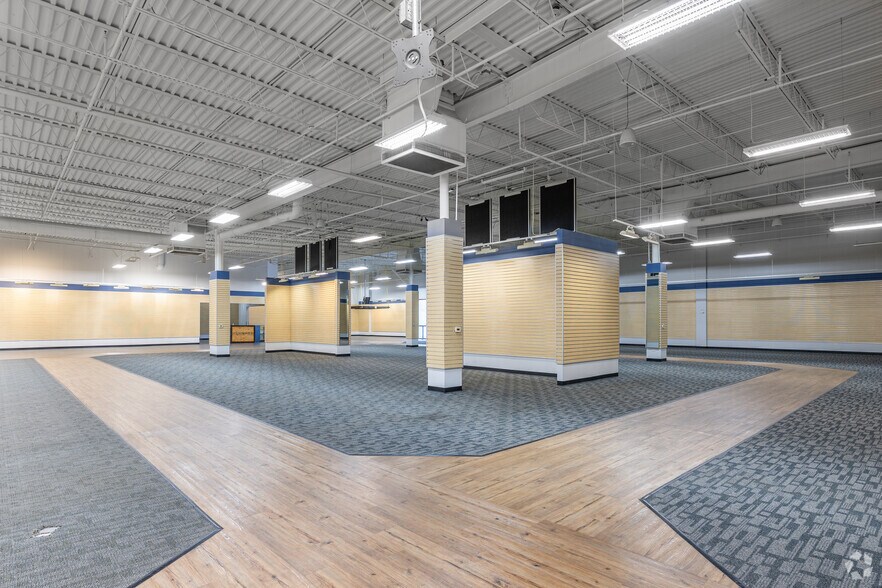 More Photos Of 3301 W Main St, Norman Unknown For Sale