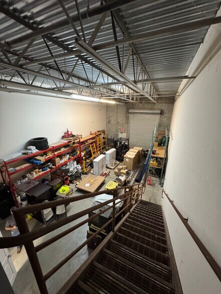 More Photos Of 801-893 Kings Hwy, Fort Pierce Light Manufacturing For Sale