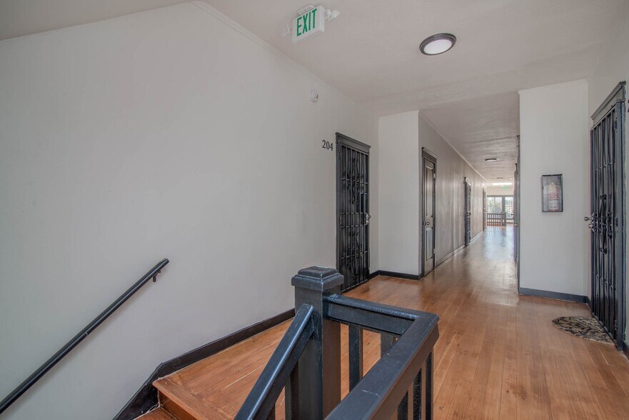 More Photos Of 4309 S Main St, Los Angeles Apartments For Sale