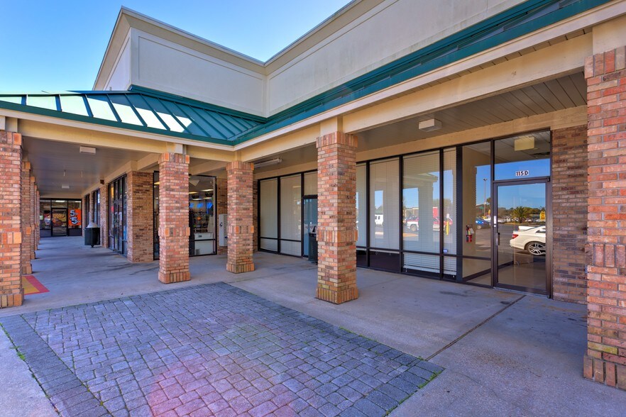 More Photos Of 111-119 Racetrack Rd NW, Fort Walton Beach Storefront For Lease
