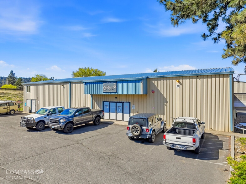 Primary Photo Of 2185 NE 2nd St, Bend Warehouse For Sale