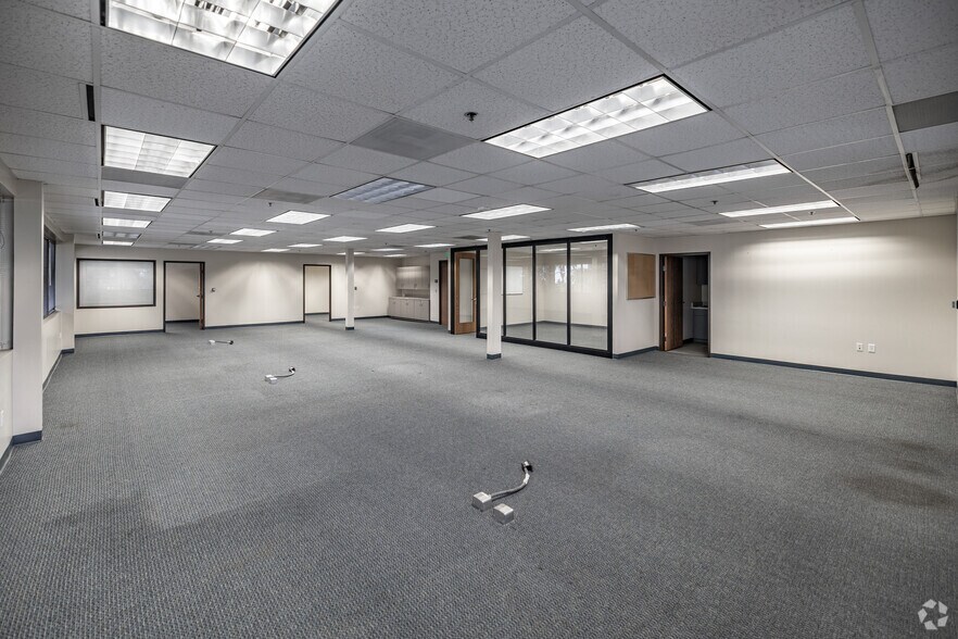 More Photos Of 500 S Kraemer Blvd, Brea Office For Lease