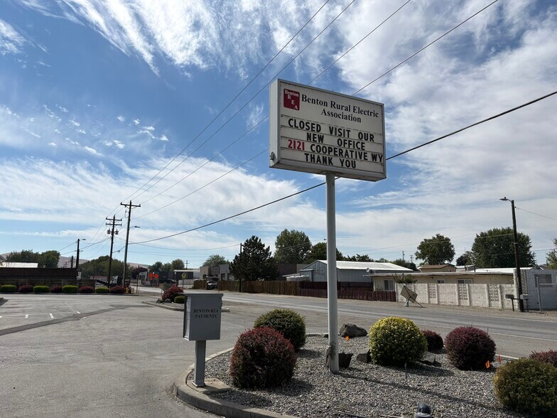 More Photos Of 6095 W Van Giesen St, West Richland Industrial For Sale
