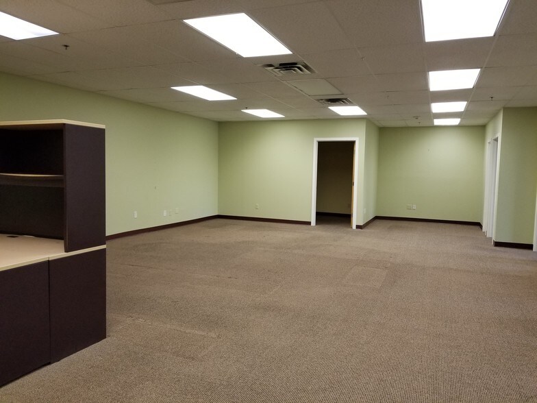 More Photos Of 1901-2009 Black Rock Tpke, Fairfield Unknown For Lease