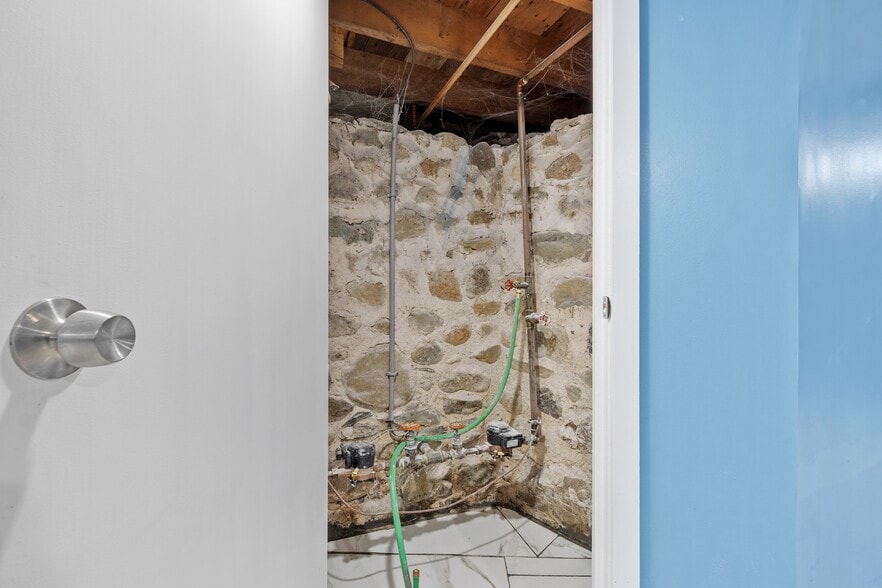 More Photos Of 127-129 Lowell St, Methuen Freestanding For Sale