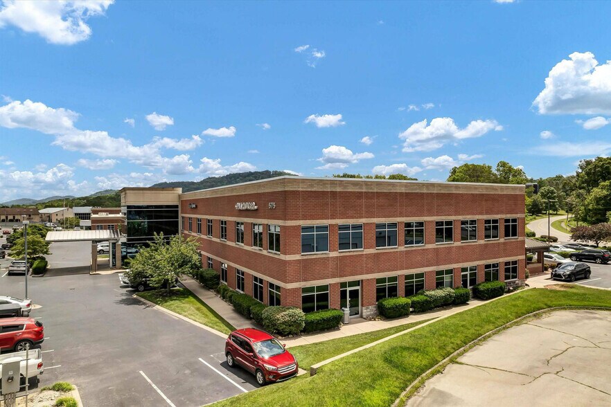 More Photos Of 575 Oak Ridge Tpke, Oak Ridge Medical For Sale
