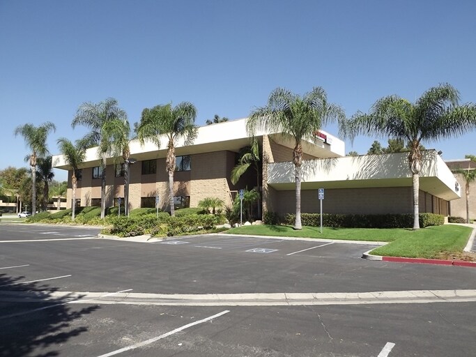 More Photos Of 225 E Airport Dr, San Bernardino Medical For Lease