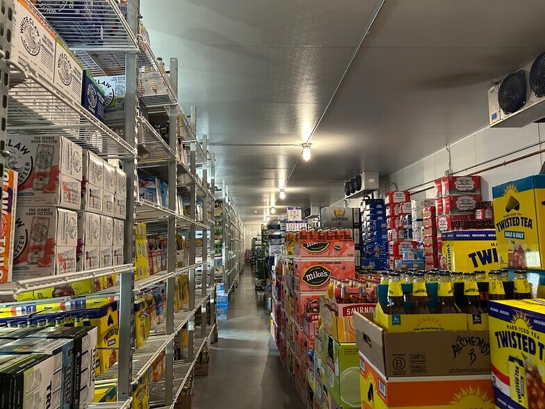 More Photos Of 49 Fall River Ave, Rehoboth Freestanding For Sale