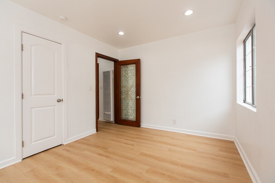 More Photos Of 14425 Prairie Ave, Lawndale Office For Sale