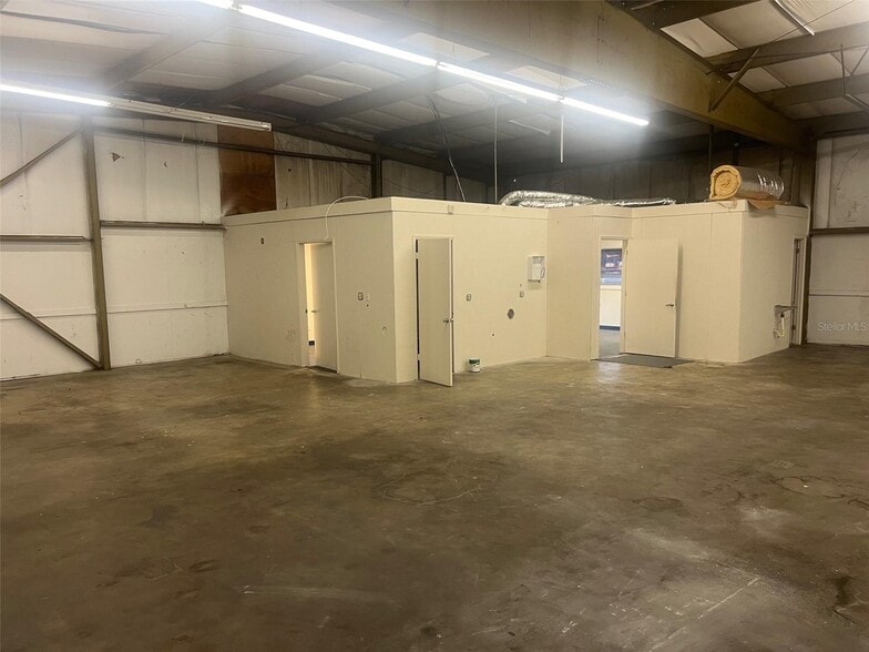 More Photos Of 3029 NE 20th Way, Gainesville Warehouse For Lease