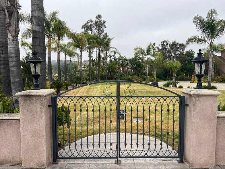 More Photos Of 12212 Old Stone Rd, Poway Assisted Living For Lease