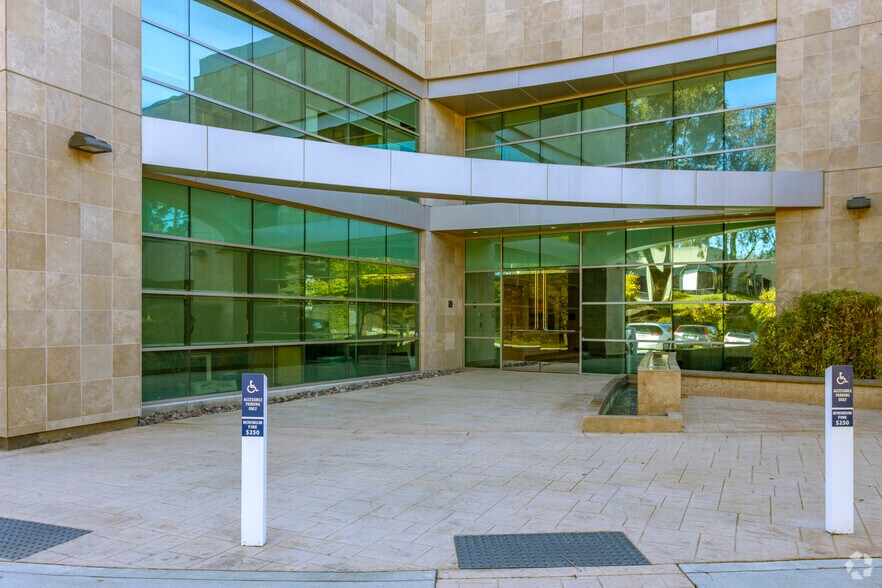 More Photos Of 9685 Via Excelencia, San Diego Office For Lease