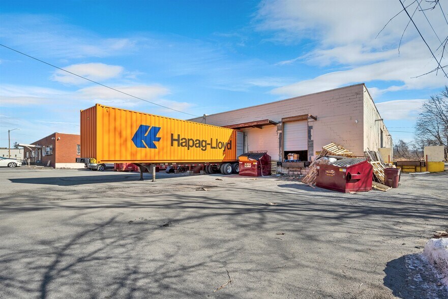 More Photos Of 110 Industrial Rd, New Windsor Township Warehouse For Lease