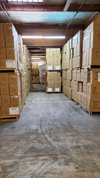 More Photos Of 2301-2305 S Main St, Los Angeles Warehouse For Lease