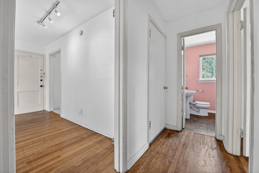 More Photos Of 1518 Parkway, Austin Multifamily For Sale