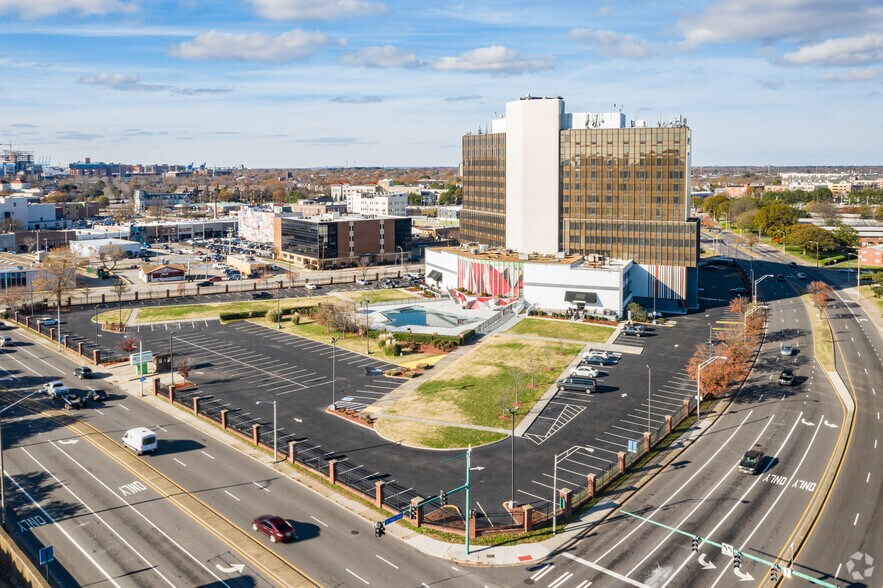 More Photos Of 700 Monticello Ave, Norfolk Hotel For Sale