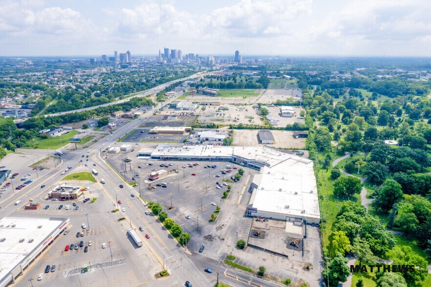 More Photos Of 612 Harrisburg Pike, Columbus General Retail For Sale