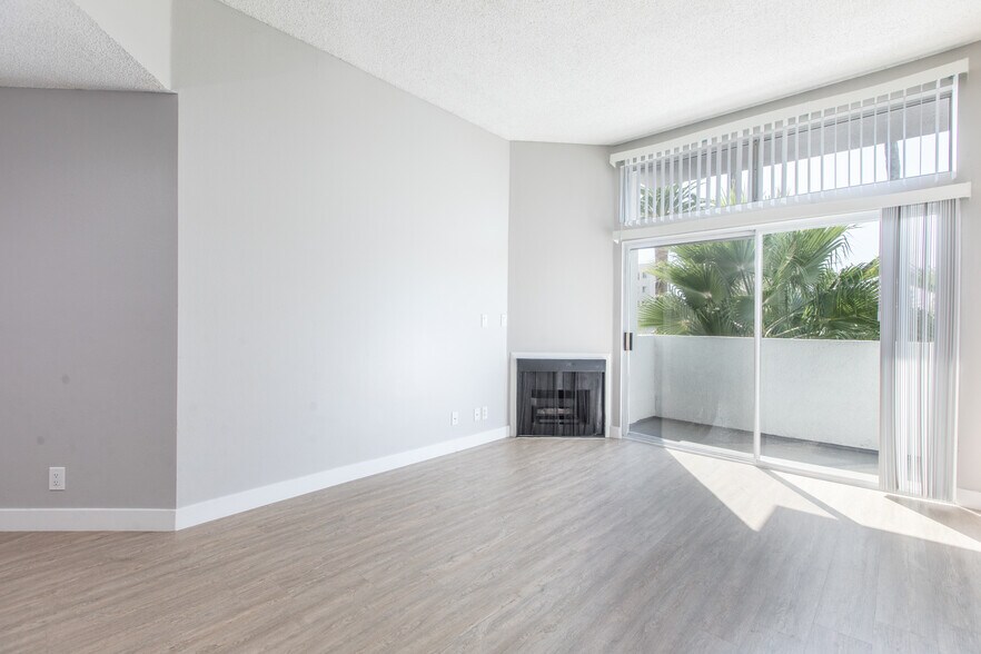 More Photos Of 130 S Alexandria Ave, Los Angeles Apartments For Sale