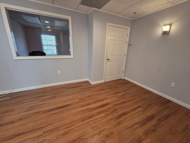 More Photos Of 551 Newman Springs Rd, Lincroft Office Residential For Lease