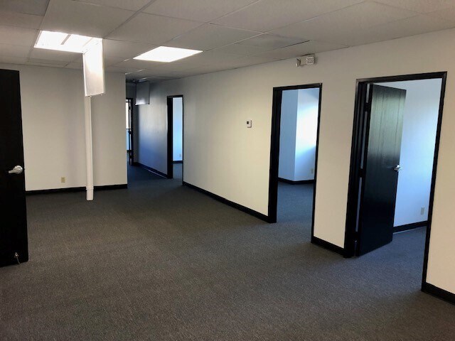 More Photos Of 5202 Oceanus Dr, Huntington Beach Warehouse For Lease