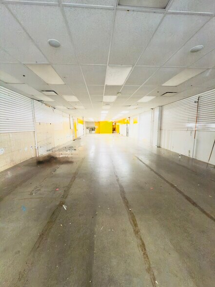 More Photos Of 318 Knickerbocker Ave, Brooklyn Apartments For Lease