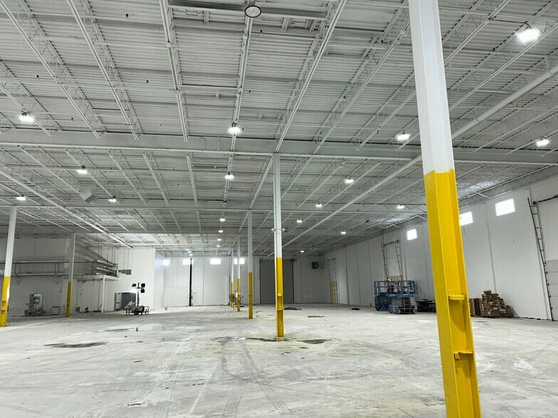 More Photos Of 250 Canal Rd, Fairless Hills Warehouse For Lease