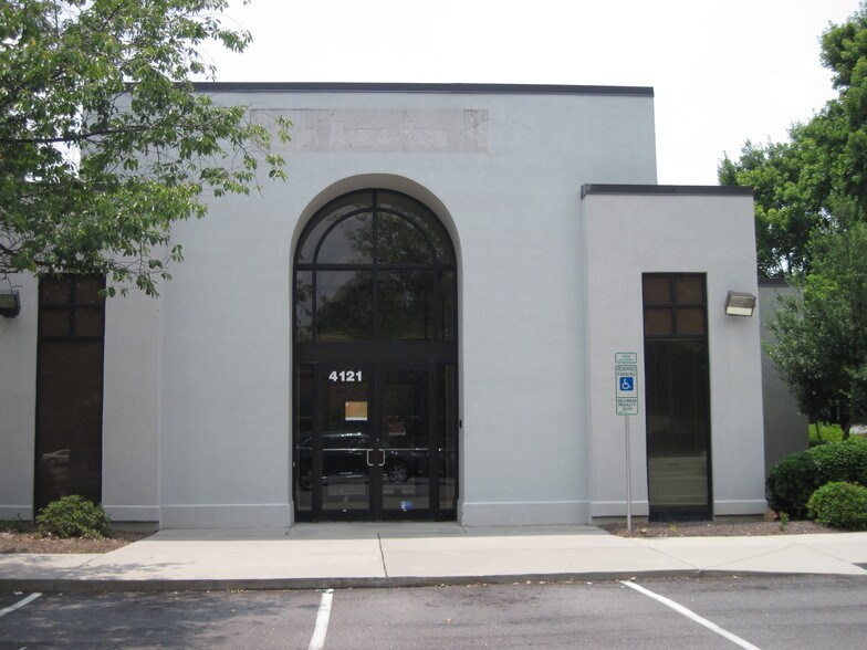 More Photos Of 4121 South Stream Blvd, Charlotte Freestanding For Lease