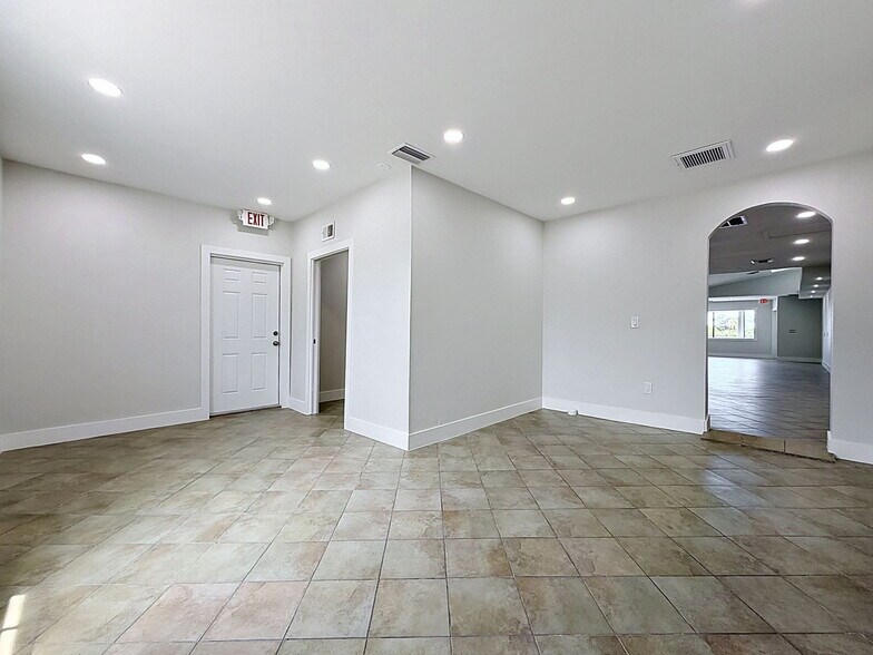 More Photos Of 13414 US Highway 19, Hudson Showroom For Lease