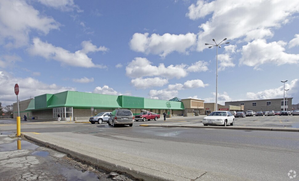 More Photos Of 7215 Goreway Dr, Mississauga Storefront For Lease