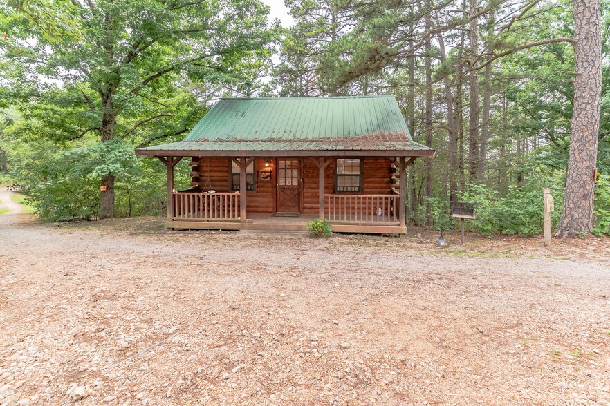 More Photos Of 15695 Highway 187, Eureka Springs Hotel For Sale