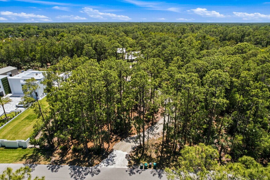 More Photos Of 4120 3rd Ave NW, Naples Apartments For Sale