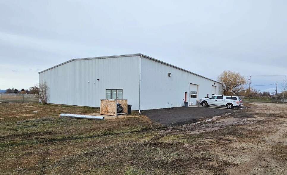 More Photos Of 919 7th Ave W, Gooding Warehouse For Sale