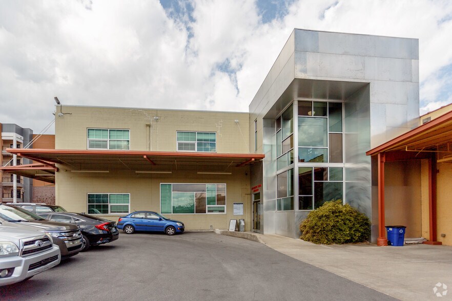 More Photos Of 2300 Charlotte Ave, Nashville Office For Sale
