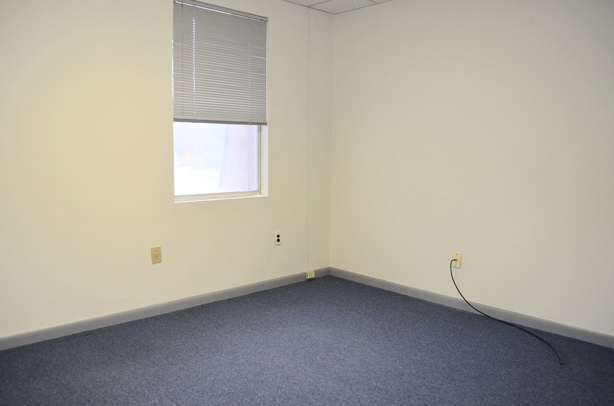 More Photos Of 820 S White Horse Pike, Hammonton Medical For Lease