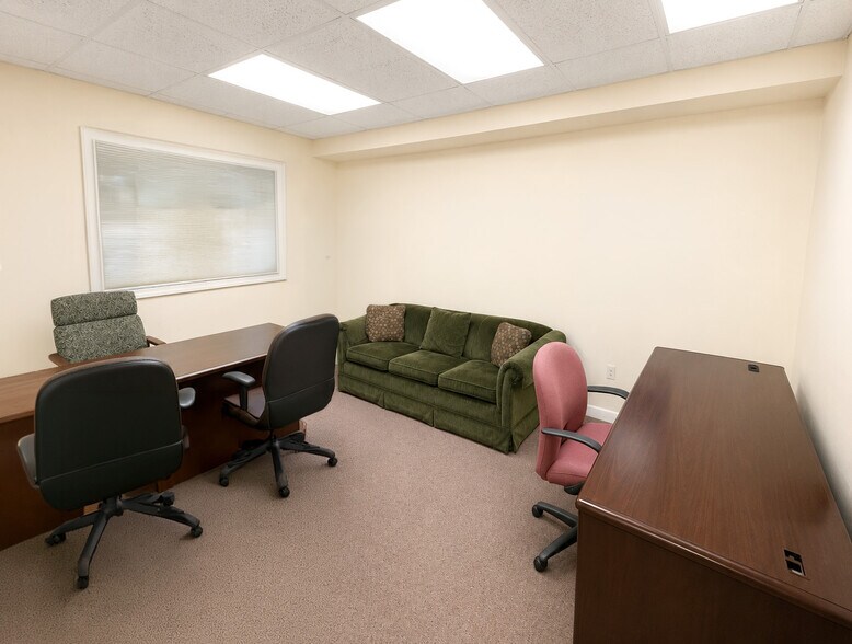 More Photos Of 1350 Hamilton St, Somerset Medical For Sale