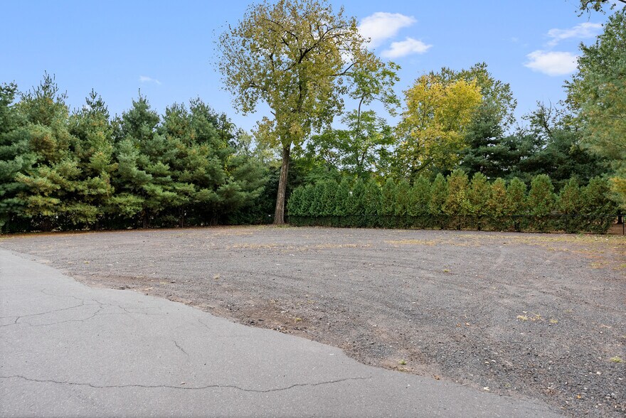 More Photos Of 135 Cooper St, Agawam Specialty For Sale
